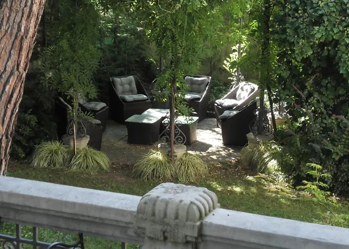 Nobili Libardi - Basevi ゲストハウス