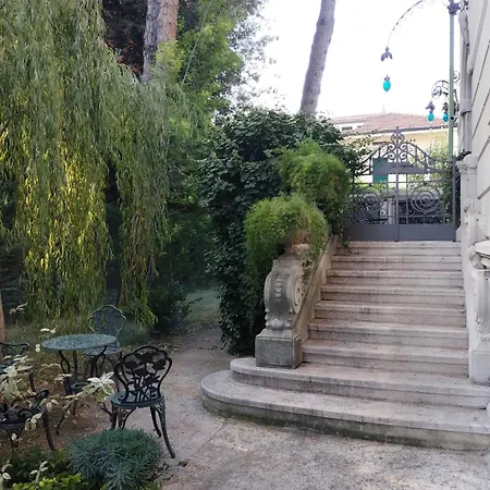 Nobili Libardi - Basevi Gæstehus Verona